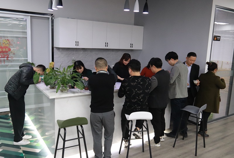 冬至湯圓餃子情，華邦瀛溫暖一家親